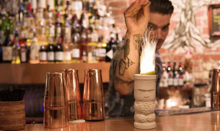 Melbourne: Laneway Bar Tour Where Locals Drink - Stop One: the opening venue and your complimentary drink