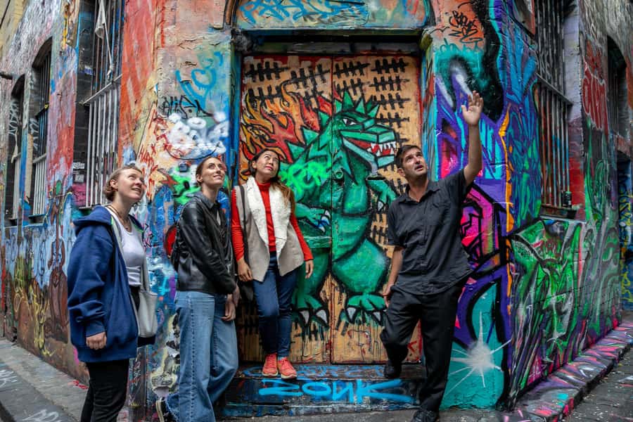 Melbourne: Street Art Walking Tour with a Street Artist - Blender Studios finish: the warehouse tour, meeting artists, and the food break