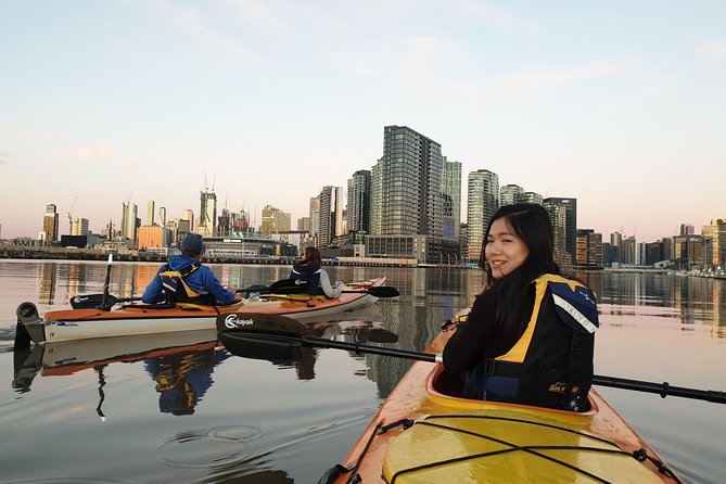 Melbourne Sunset Kayaking Experience with Dinner - Princes Bridge and Victoria Harbour: finishing with real Melbourne energy