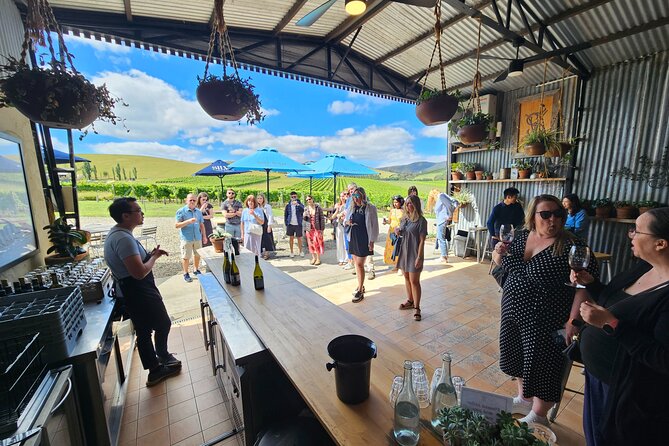 Melbourne: Yarra Valley Wine, Gin, Whisky and Chocolate Tour - NGV Flinders Street start, and how to avoid missing the bus