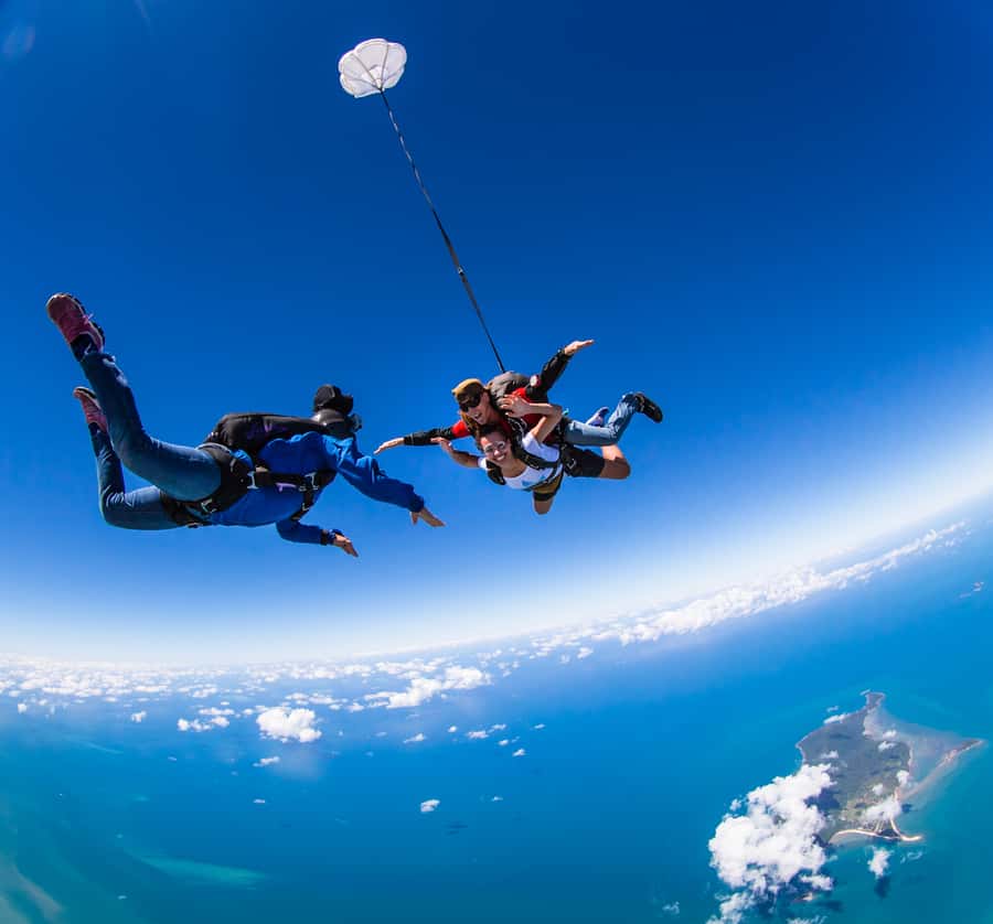 Mission Beach Tandem Skydive Experience - The 5-hour day flow, from check-in to certificate