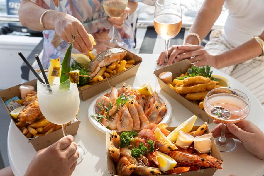 Mooloolaba: Seafood Lunch Cruise - The onboard bar, cocktails, and extras you can add