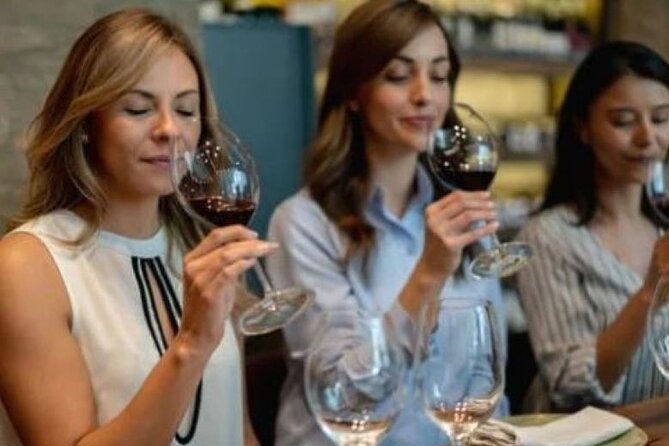 Mount Tamborine Deluxe Wine Tasting with Two Course Lunch - Meeting in Brisbane, then letting the day run on rails