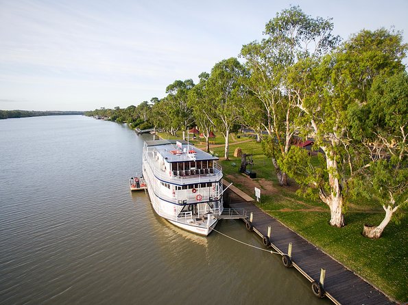 Murray River Day Trip from Adelaide Including Lunch Cruise aboard the Proud Mary - Mannum Time on Shore: Photo Stops and a Slower Pace
