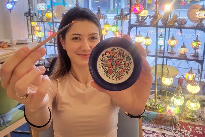 Paint and Sip Classes Melbourne: Ceramic Plates & Bowls - Group Size, Timing, and Comfort for a 2.5-Hour Evening