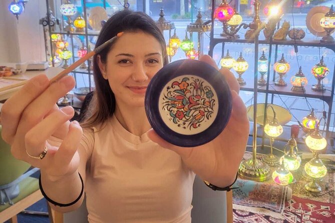 Paint and Sip Classes Sydney: Ceramic Plates & Bowls - Your 2.5-hour ceramic session: painting plates and bowls at your pace