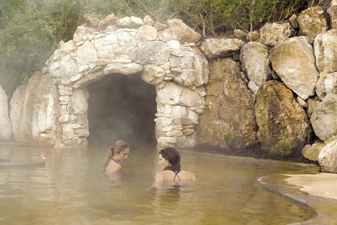 Peninsula Hot Springs and Beach Boxes Day Trip from Melbourne - The Ride Out of Melbourne: Comfort, and a Guide Who Keeps It Moving