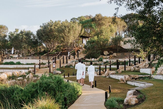 Peninsula Hot Springs Spa Experience and Express Transfer Shuttle - Small group dynamics: families, friends, and the social bathing vibe