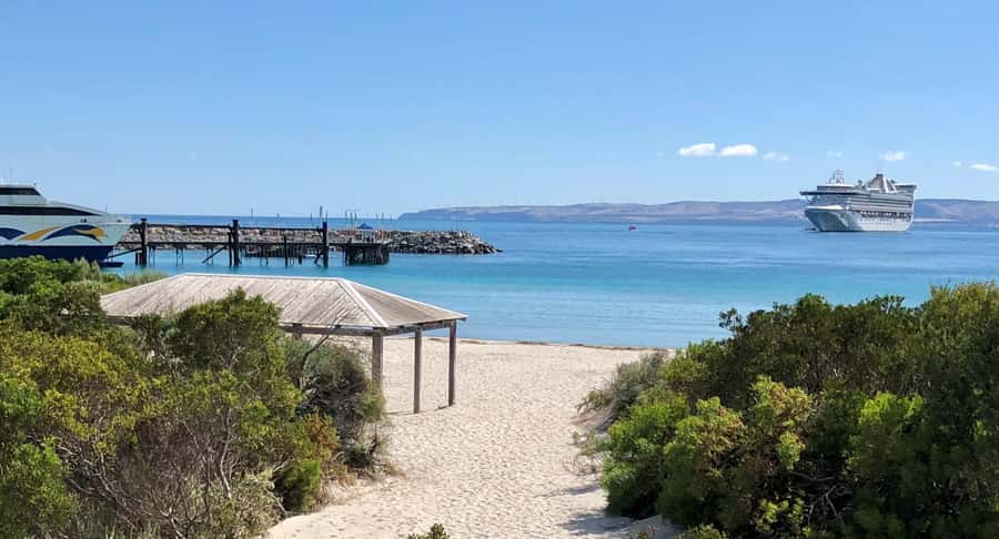 Penneshaw: Shore Excursion Kangaroo Island Scenic Tour - Remarkable Rocks: your one real walk among icons