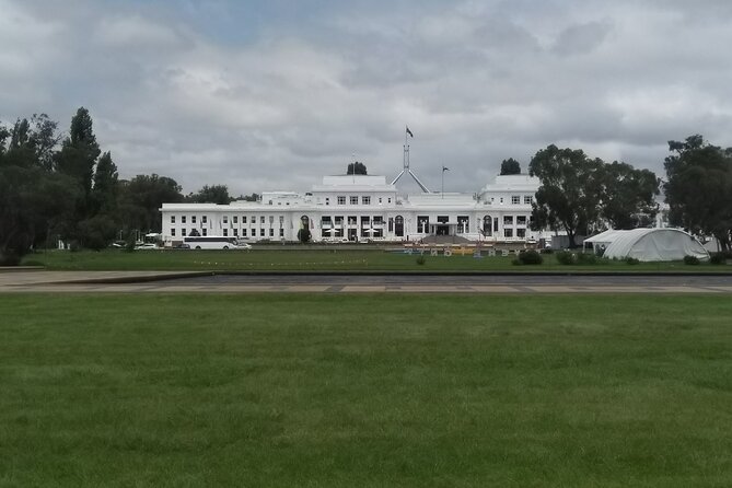 Personalised Sightseeing in Canberra, with John - Galleries, Portraits, and National Collections You Can Add or Skip
