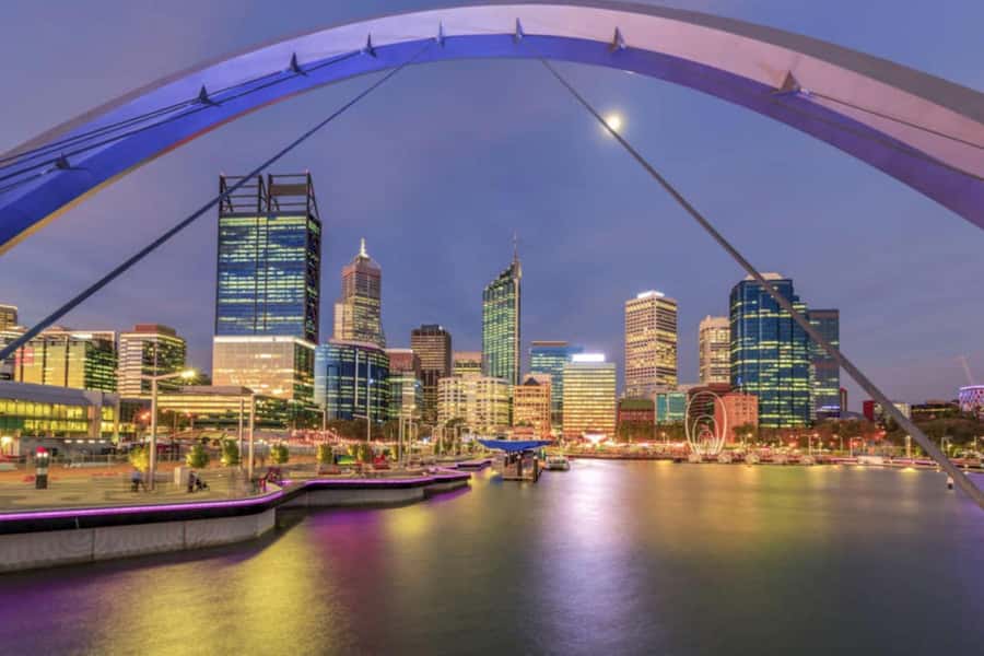 Perth: Swan River Dinner Cruise - The Buffet Dinner and Dessert: What’s Included and What It Means for You