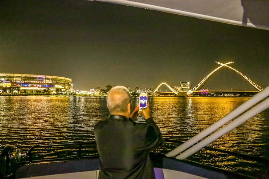 Perth: Swan River Dinner Cruise - Cruising Past Perth at Night: Skyline Views, Windows, and Photo Tips