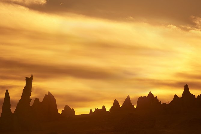 Pinnacle Desert Sunset and Night-time Stargazing Tour from Perth - Cervantes Tavern Dinner: A Proper Aussie Reset