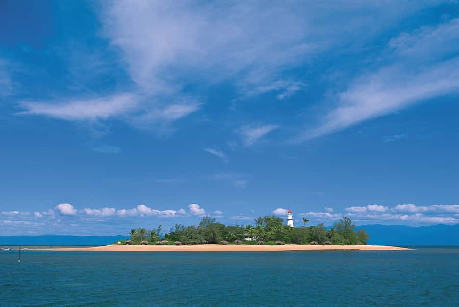 Port Douglas: Low Isles Afternoon Cruise on Luxury Catamaran - The sunset sail back toward Port Douglas