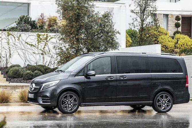 Private Arrival Transfer: Melbourne Airports to Hotel - Comfort and luggage help, what you’re really paying for