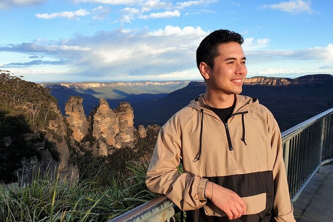 PRIVATE Blue Mountains Wilderness & Wildlife Late Start Tour - Megalong Valley viewpoint stop: short time, big payoff