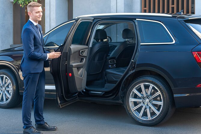 Private Chauffeured Airport Departure Transfers in Sydney - Quick highlights for a smoother Sydney Airport departure