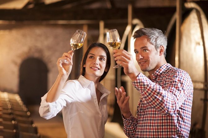 Red White & Brew - Wine, Gin & Beer Tour with Tastings from Adelaide - Seppeltsfield Road Distillers: three iconic gins, guided and botanical-led