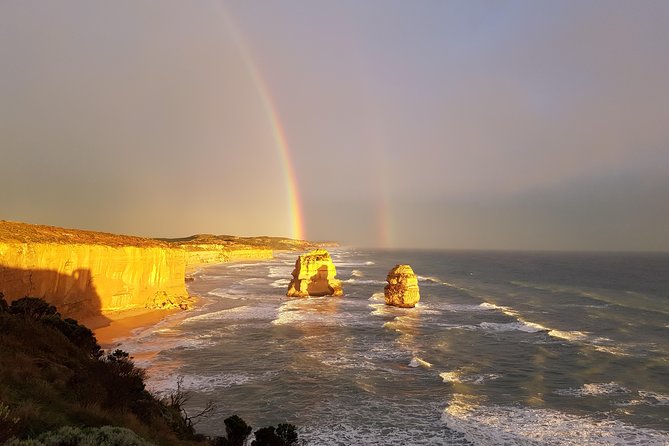 Ride Tours 2 day Great Ocean Road Trip for 18-35 year olds - Day 1 From Tower Hill to London Bridge, Plus a Reverse-Crowd Strategy