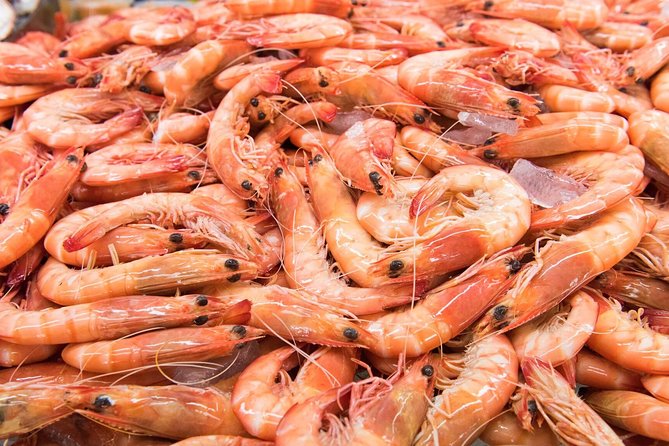 Seafood Lunch Cruise - Onboard commentary: the stories are part of the attraction