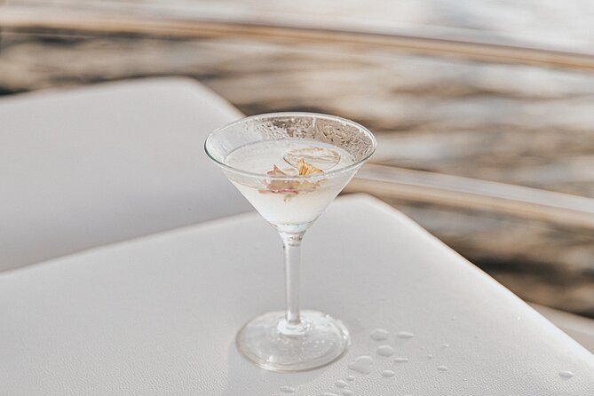 Seafood Lunch Cruise - The licensed bar and extra add-ons, how to budget without surprises