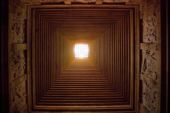 Shrine of Remembrance Cultural Guided Tour in Melbourne - Galleries and personal histories you can actually remember