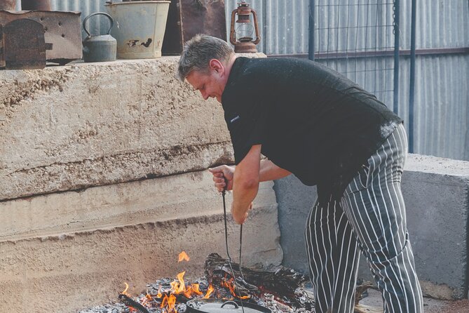 Smithy's Outback Dinner and Show - Live entertainment and dancing, plus how the bar fits in