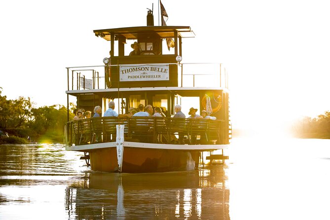 Starlights Cruise Experience - Thomson River at sunset: the real start of the evening