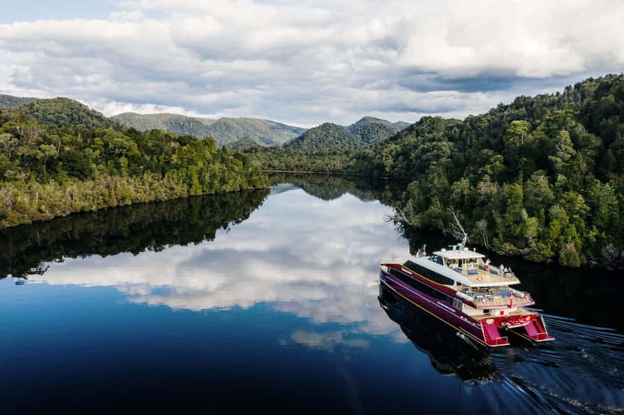 Strahan: World Heritage Cruise on Gordon River with Lunch - The catamaran ride setup: seating choices matter