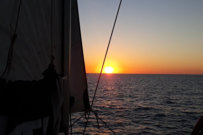 Sunset 3-Hour Cruise from Darwin with Dinner and Sparkling Wine - Deck choices that actually help during sunset hour