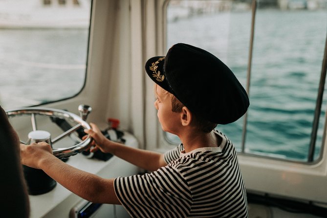 Sunset Cruise Mooloolaba - Onboard Commentary: Local Knowledge Without the Stuffiness