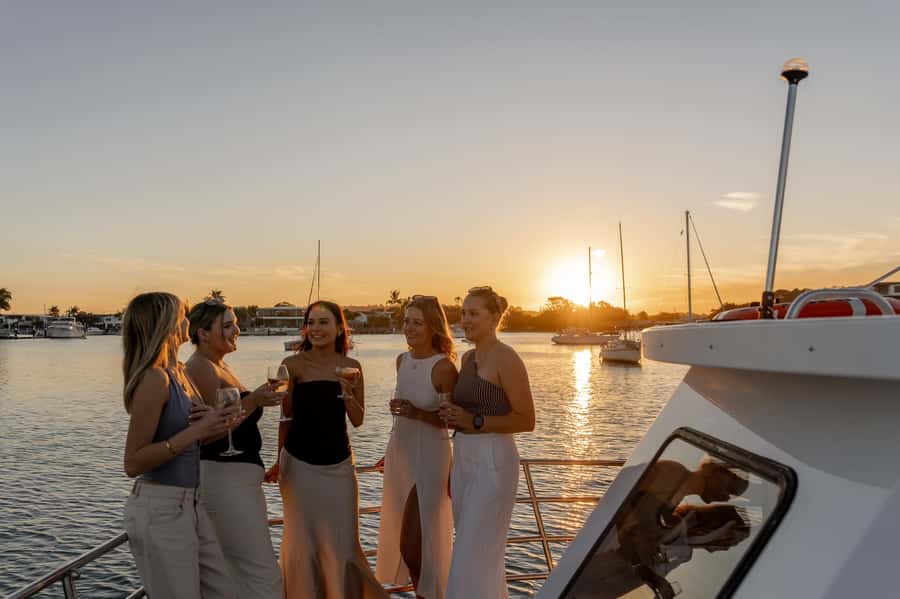 Sunshine Coast: Mooloolaba River Sunset Cruise - Fish Market Seafood on a Boat: What Makes the Meal Worth It