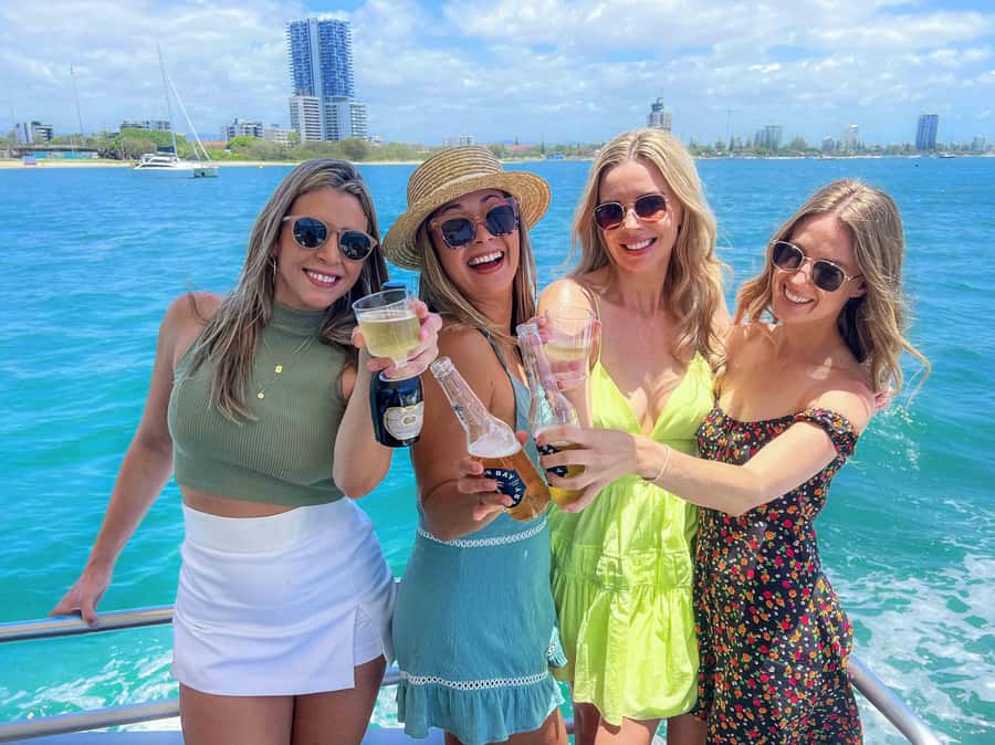 Surfers Paradise: 2-Hour Gold Coast Sightseeing Cruise - Marina Mirage and the yacht scenery