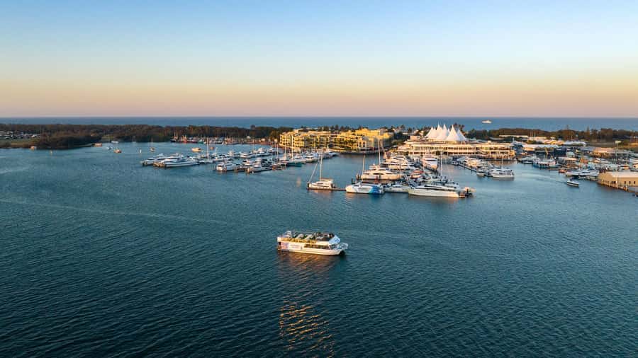 Surfers Paradise: Buffet Dinner Sightseeing Cruise - Who this cruise suits best (and who should consider alternatives)