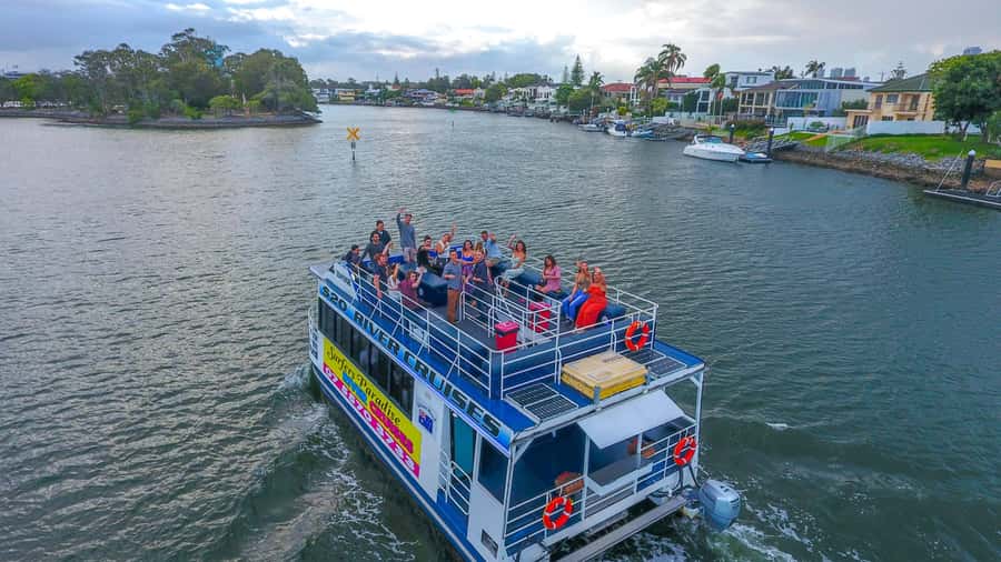 Surfers Paradise: Gold Coast Afternoon River Cruise - Marina Mirage and Palazzo Versace: the iconic passes you will recognize