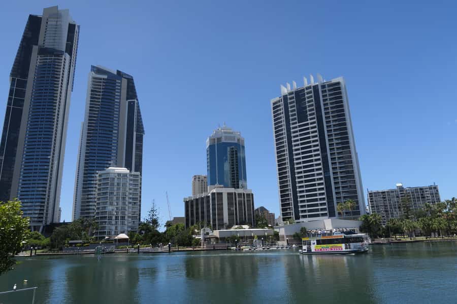 Surfers Paradise: Sightseeing Midday River and Canal Cruise - The Licensed Bar: Drinks, Beer, and a Better Mood on the Water