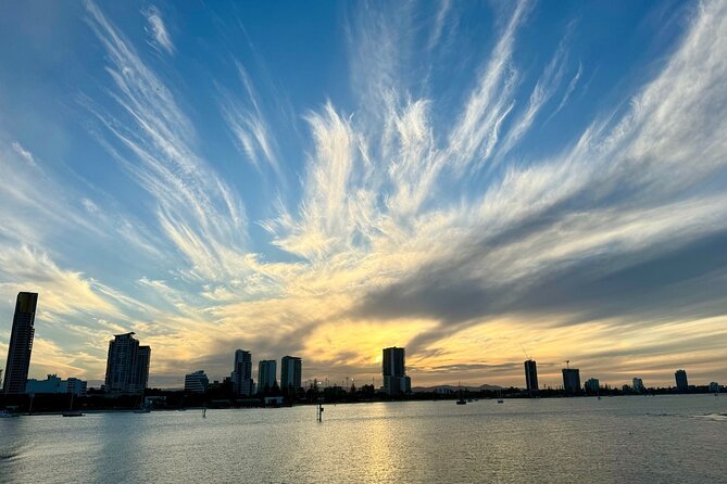 Surfers Paradise: Sightseeing Sunset River Cruise - Nibbles included, pay-bar drinks for when you want to add sparkle