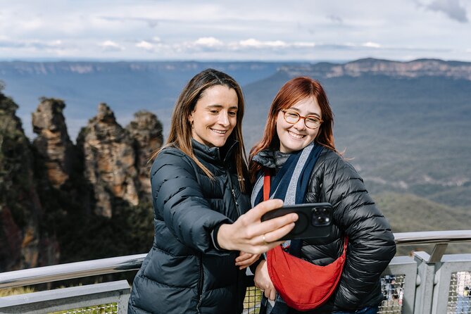Sydney Blue Mountains Day Tour with Wildlife Park and Waterfalls - Featherdale Wildlife Park: kangaroos, koalas, and close-up native animals