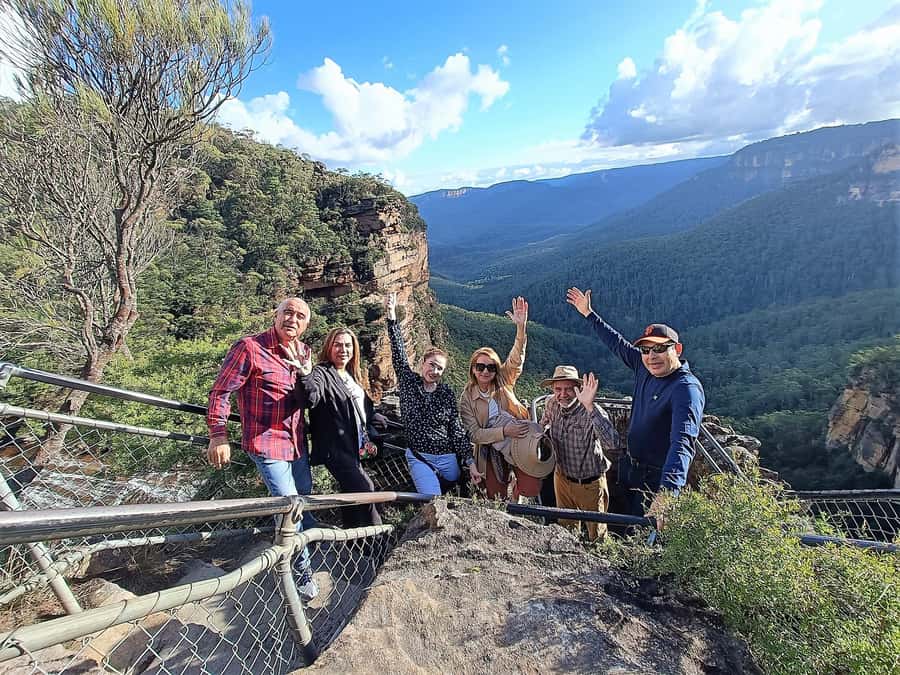 Sydney: Blue Mountains Late Start, Walks Waterfalls & Koalas - Wildlife and Nature Walks: Spotting Kangaroos Like You Mean It