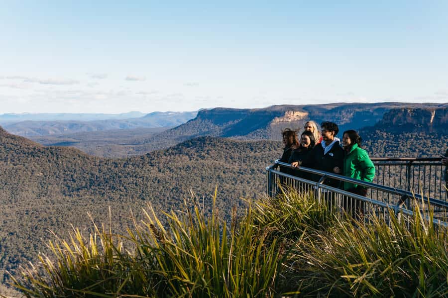 Sydney: Blue Mountains Wildlife & Bushwalk Small-Group Tour - Three Sisters at Katoomba: the classic shot, without the full day drain