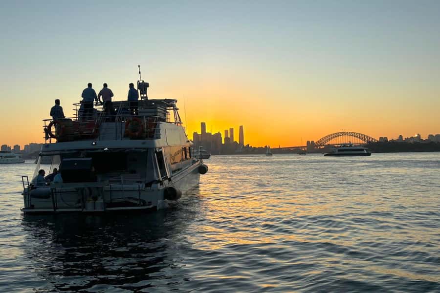 Sydney: Golden Glow Sunset Harbour Cruise with 1 Drink - Getting There at Aquarium Wharf Without the Headache