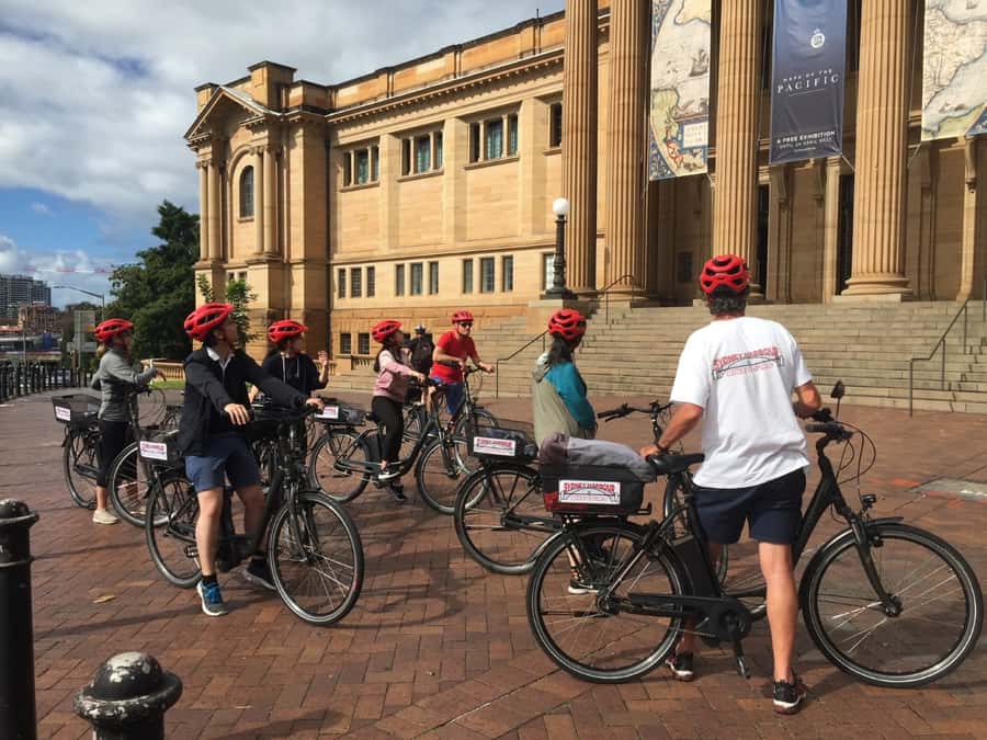 Sydney: Guided Harbour E-Bike Tour - From Darlinghurst to the waterfront: how the day actually flows