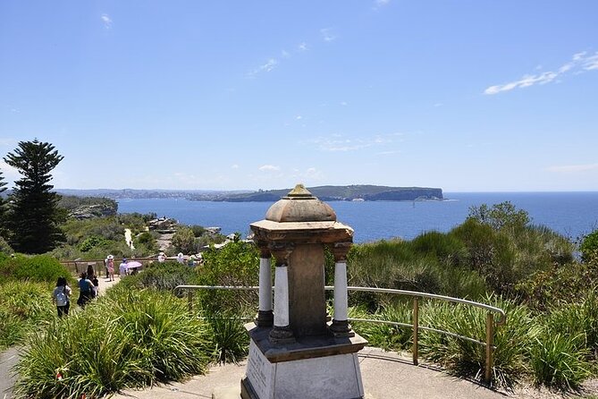 Sydney Guided Sightseeing Bus Tour - Mrs Macquarie’s Point and Chair: the best Opera House and Bridge photo setup