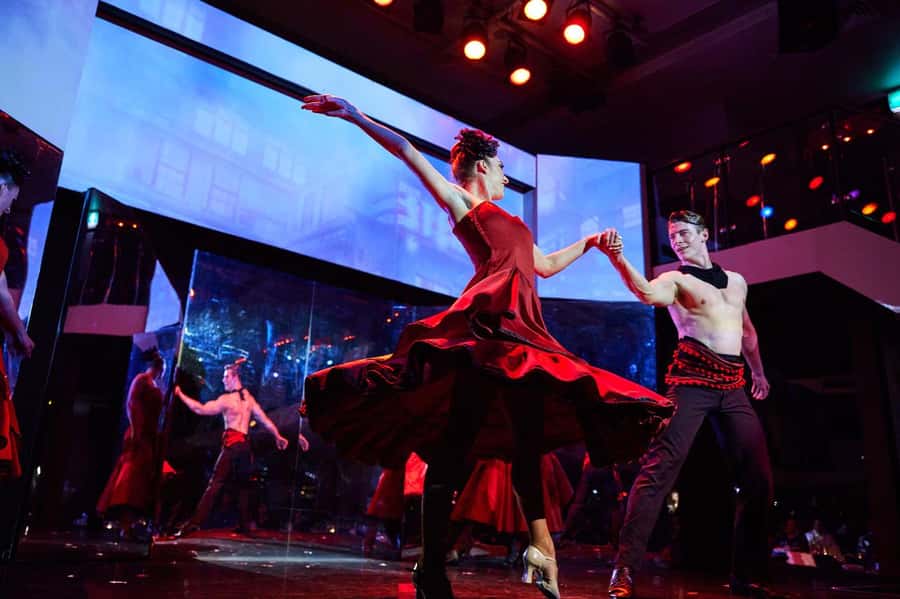 Sydney Harbour: Cabaret Cruise with 3-Course Dinner - Boarding at King Street Wharf 5, and Finding Your Best Spot