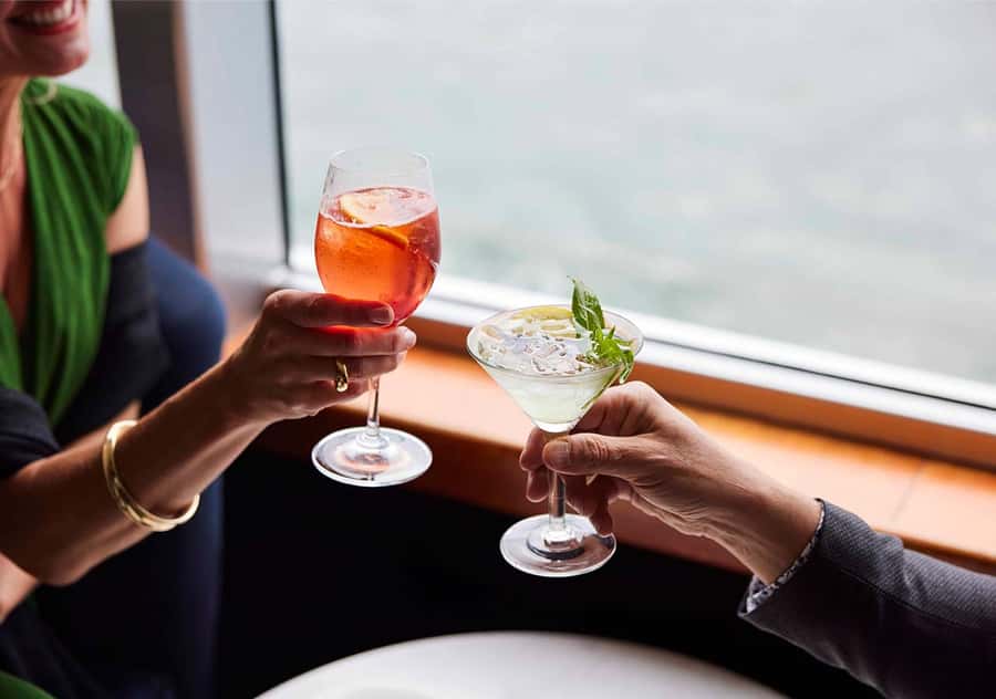 Sydney: Harbour Cruise with Charcuterie Board & Drinks - Live acoustic music on weekends and special events