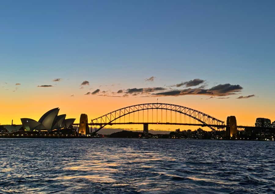 Sydney: Harbour Dinner Cruise with Buffet - A 2-hour sunset cruise that frames the Opera House and Harbour Bridge