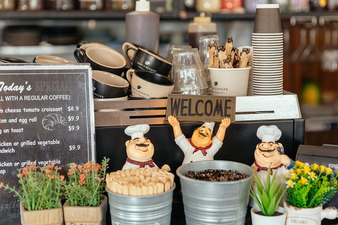 Sydney Private Food Walking Tour With Locals: The 10 Tastings - Stop 1 in Newtown: where the tastings do the talking