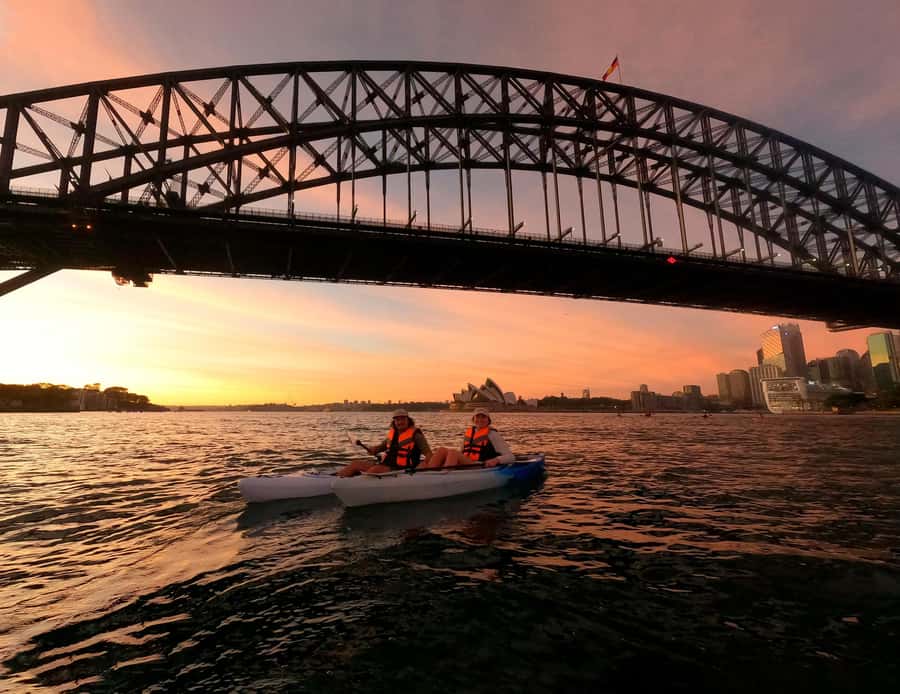 Sydney: Sunset Kayak - Opera & Harbour Bridge Tour (5p. max) - Why Sydney at sunset is made for a kayak