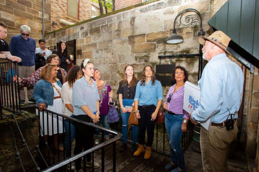 Sydney: The Rocks 90-Minute History Walking Tour - How the guide keeps it lively: storytelling, question time, and real voices
