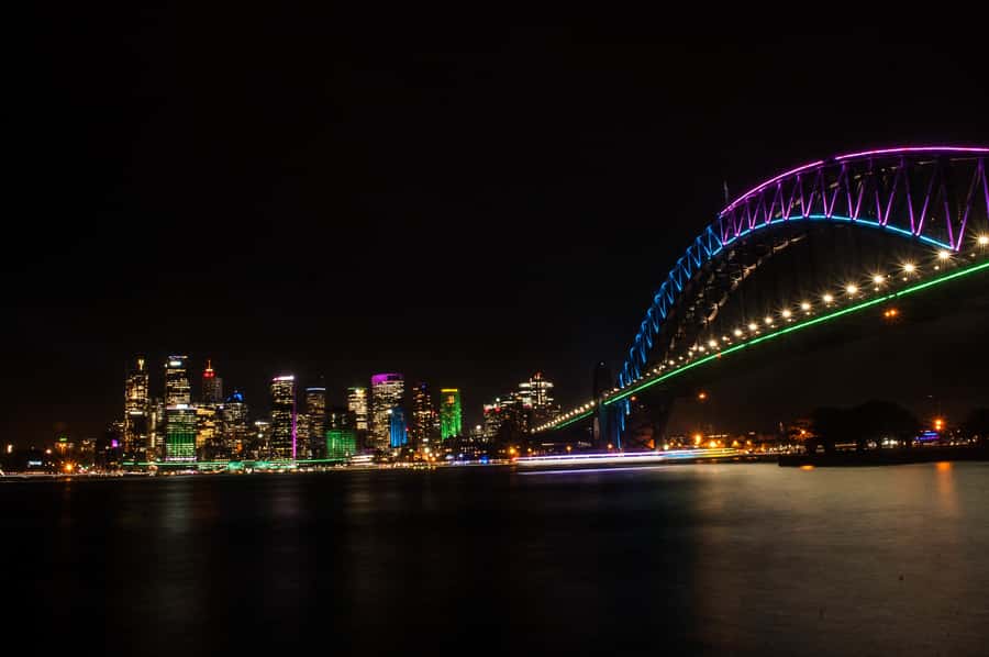 Sydney: Vivid Festival of Light Harbor Cruise with Dinner - Welcome drink, cash bar, and how to keep the night on budget